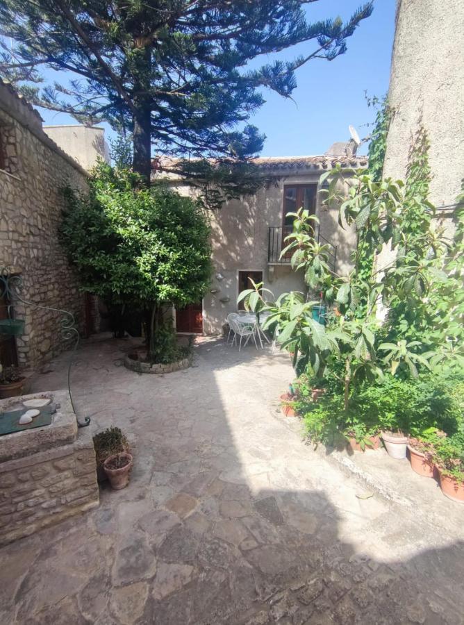 Ferienwohnung Cortile Via Sales 11 Erice Exterior foto